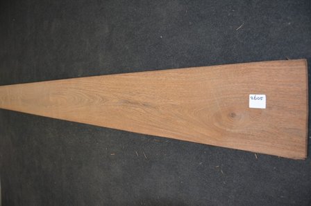Bruinhart fineer 325 x 27 cm | 0.6mm | 0,878m&sup2;