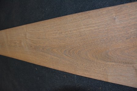 Bruinhart fineer 325 x 27 cm | 0.6mm | 0,878m&sup2;