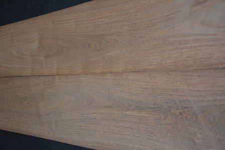 Bruinhart fineer 325 x 27 cm | 0.6mm | 0,878m&sup2;