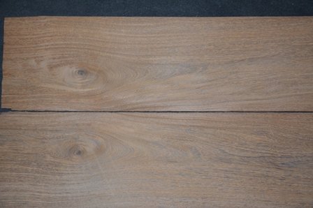 Bruinhart fineer 325 x 27 cm | 0.6mm | 0,878m&sup2;