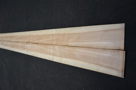 Olijfessen fineer 270 x 16 cm | 0.6mm | 0,432m&sup2;