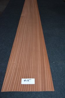 Sapelli mahonie fineer 221 x 25-28 cm | 0.6mm | 0,586m&sup2;