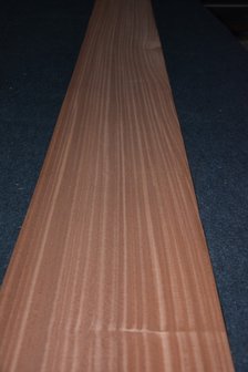 Sapelli mahonie fineer 221 x 25-28 cm | 0.6mm | 0,586m&sup2;