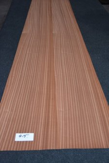 Sapelli mahonie fineer 221 x 25-28 cm | 0.6mm | 0,586m&sup2;
