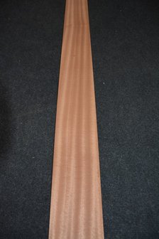 Sipo mahonie fineer 225 x 10-11 cm | 0.6mm | 0,261m&sup2;