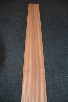 Sipo mahonie fineer 225 x 10-11 cm | 0.6mm | 0,261m&sup2;
