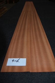 Sipo mahonie fineer 225 x 10-11 cm | 0.6mm | 0,261m&sup2;