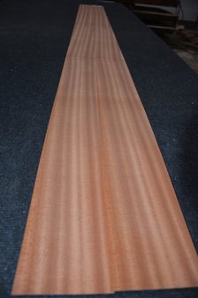 Sipo mahonie fineer 225 x 10-11 cm | 0.6mm | 0,261m&sup2;