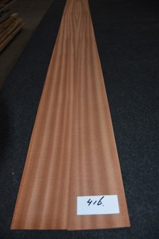 Sipo mahonie fineer 225 x 10-11 cm | 0.6mm | 0,261m&sup2;