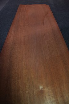 Swietenia mahonie fineer 300 x 37-38 cm | 0.6mm | 1,020m2