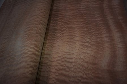 Mahonie Pommele fineer 254 x 66 cm | 0.6mm | 1,676m2