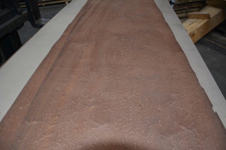 Mahonie Pommele fineer 254 x 66 cm | 0.6mm | 1,676m2