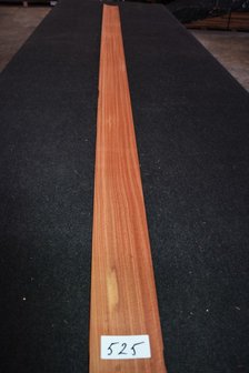 Rozenhout fineer 307 x 11-14 cm | 0.6 mm |0,382 m2 | kwartiers