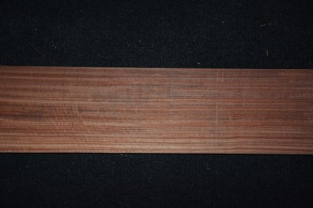 Rozenhout fineer 307 x 11-14 cm | 0.6 mm |0,382 m2 | kwartiers