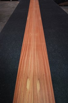 Rozenhout fineer 307 x 11-14 cm | 0.6 mm |0,382 m2 | kwartiers