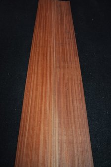 Rozenhout fineer 307 x 11-14 cm | 0.6 mm |0,382 m2 | kwartiers