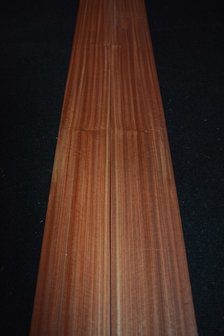 Rozenhout fineer 307 x 11-14 cm | 0.6 mm |0,382 m2 | kwartiers