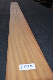 Iroko fineer 230 x 17-20 cm | 0.6mm | 0,426 m2