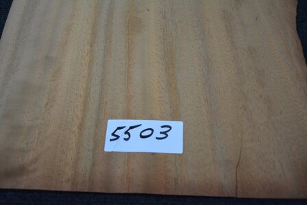Iroko fineer 230 x 33-36 cm | 0.6mm | 0,794 m2