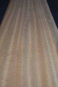 Iroko fineer 230 x 33-36 cm | 0.6mm | 0,794 m2