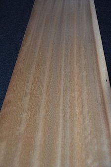 Iroko fineer 210 x 21-22 cm | 0.6mm | 0,452 m2