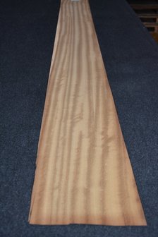 Iroko fineer 210 x 21-22 cm | 0.6mm | 0,452 m2