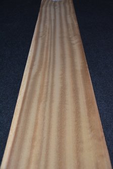 Iroko fineer 210 x 21-22 cm | 0.6mm | 0,452 m2