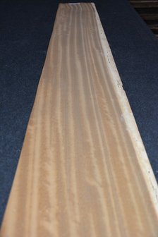 Iroko fineer 210 x 27-28 cm | 0.6mm | 0,578m2