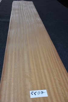 Iroko fineer 210 x 34-36 cm | 0.6mm | 0,735m2