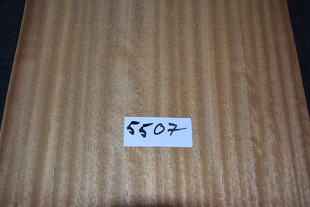 Iroko fineer 210 x 34-36 cm | 0.6mm | 0,735m2