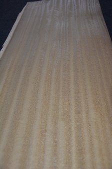 Iroko fineer 210 x 34-36 cm | 0.6mm | 0,735m2