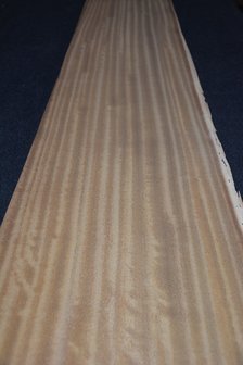 Iroko fineer 210 x 34-36 cm | 0.6mm | 0,735m2