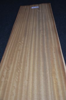 Iroko fineer 210 x 34-36 cm | 0.6mm | 0,735m2