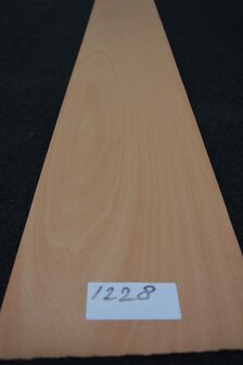 Beuken fineer 215 x 21-25 cm | 0.6mm | 0,495m&sup2; 