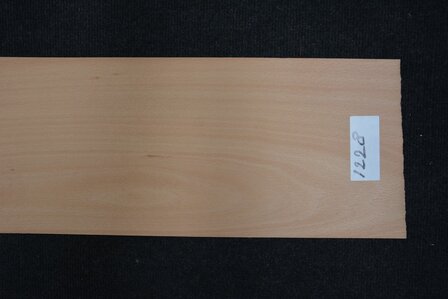 Beuken fineer 215 x 21-25 cm | 0.6mm | 0,495m&sup2; 