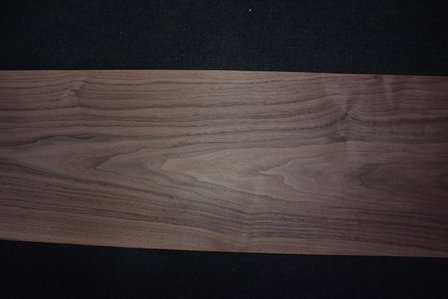 Amerikaans noten fineer 260 x 23-30 cm | 0.6mm | 0,689m&sup2;