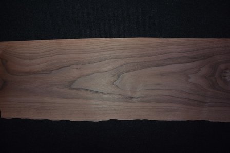 Amerikaans noten fineer 260 x 23-30 cm | 0.6mm | 0,689m&sup2;