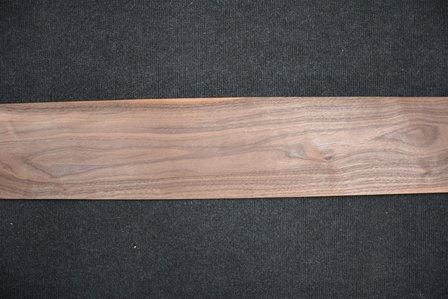 Amerikaans noten fineer 233 x 16 cm | 0.6mm | 0,373m&sup2;