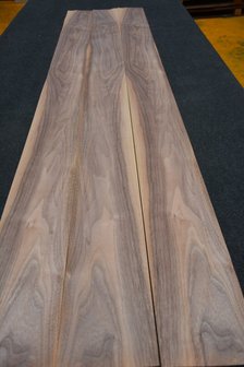 Amerikaans noten fineer 233 x 16 cm | 0.6mm | 0,373m&sup2;