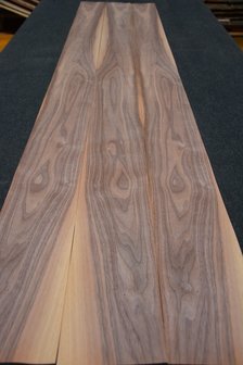 Amerikaans noten fineer 233 x 16 cm | 0.6mm | 0,373m&sup2;