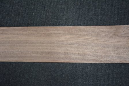 Amerikaans noten fineer 233 x 15-17 cm | 0.6mm | 0,370m&sup2;