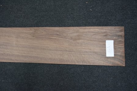 Amerikaans noten fineer 233 x 15-17 cm | 0.6mm | 0,370m&sup2;