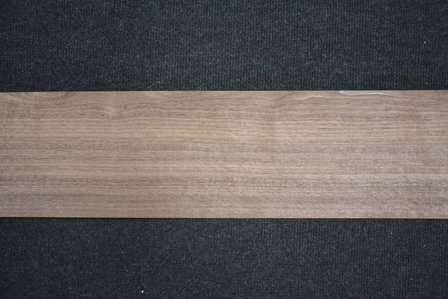 Amerikaans noten fineer 233 x 15-17 cm | 0.6mm | 0,370m&sup2;