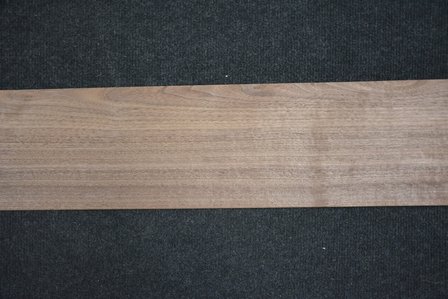 Amerikaans noten fineer 233 x 15-17 cm | 0.6mm | 0,370m&sup2;