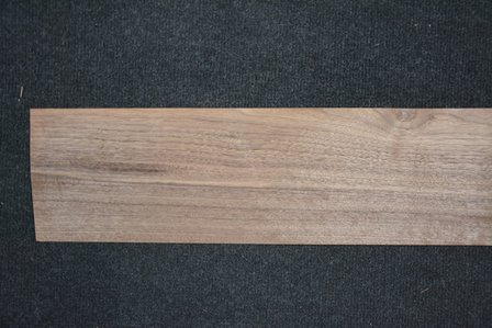 Amerikaans noten fineer 233 x 15-17 cm | 0.6mm | 0,370m&sup2;