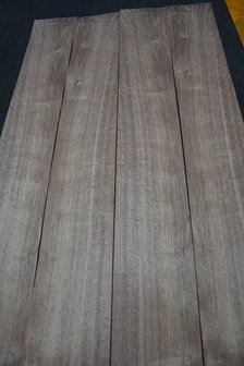 Amerikaans noten fineer 233 x 15-17 cm | 0.6mm | 0,370m&sup2;