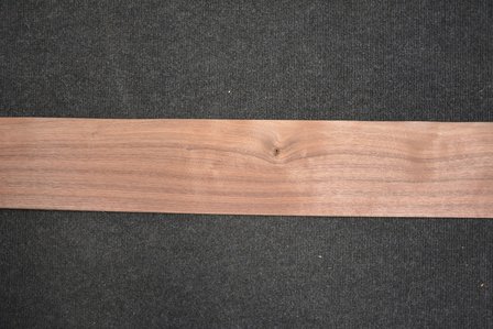 Amerikaans noten fineer 235 x 11-13 cm | 0.6mm | 0,282m&sup2;