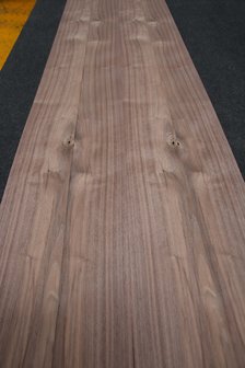 Amerikaans noten fineer 235 x 11-13 cm | 0.6mm | 0,282m&sup2;