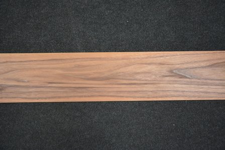 Amerikaans noten fineer 219 x 13-14 cm | 0.6mm | 0,296m&sup2;