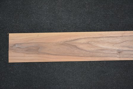 Amerikaans noten fineer 219 x 13-14 cm | 0.6mm | 0,296m&sup2;